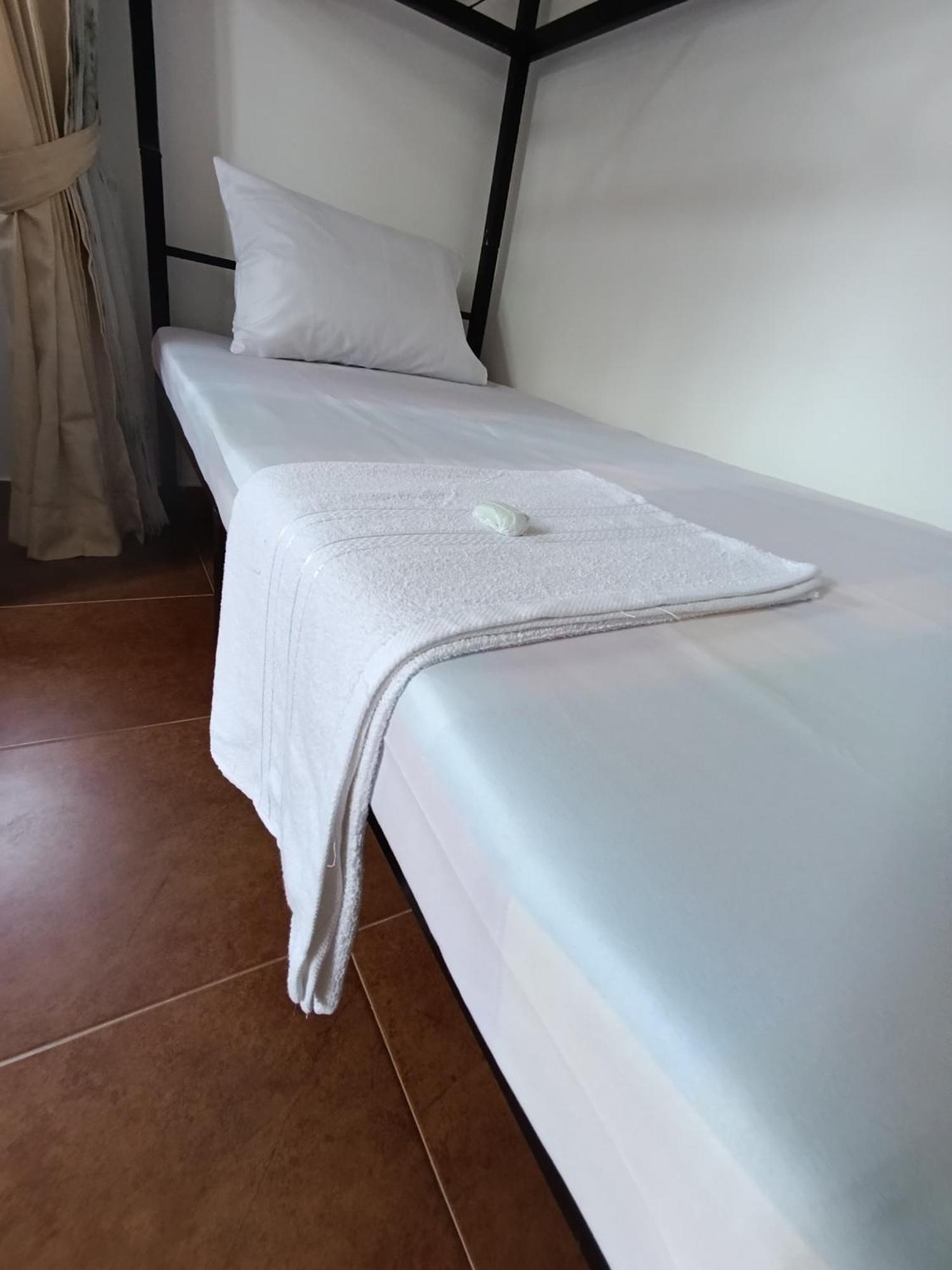 S And P Airport Transit Hostel And Villa 01 Negombo Extérieur photo
